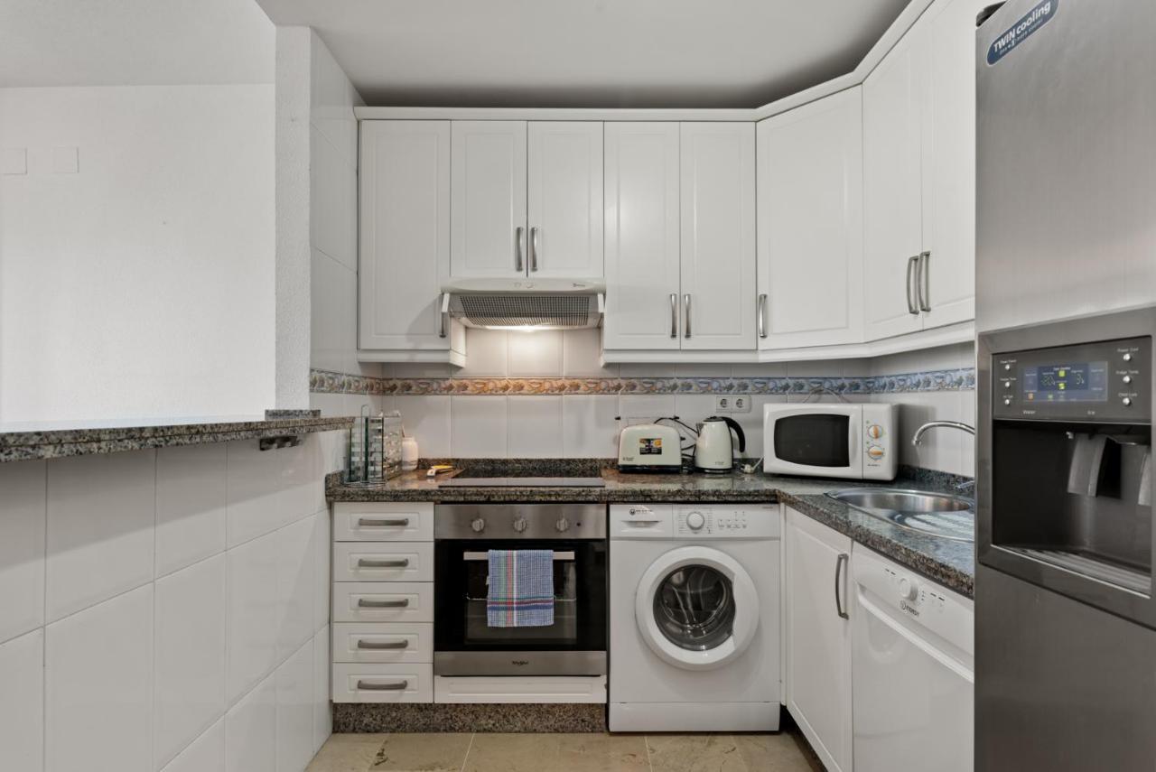 Marysol Beachclose Apartment With Pool By Costarentals - Ref 200 Benalmádena Eksteriør bilde